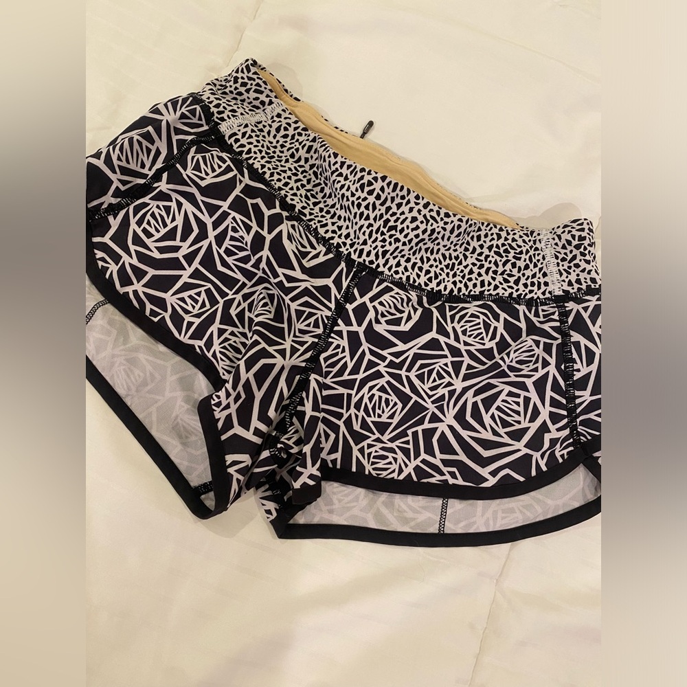 size 2 lululemon shorts